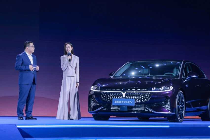 岚图追光PHEV25.28万元起正式上市插图2