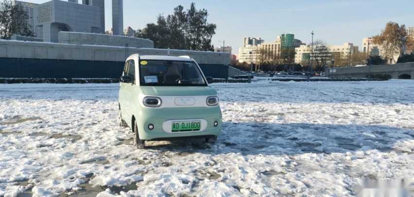 颜值高还好开，雪地试驾宏光MINIEV第三代马卡龙