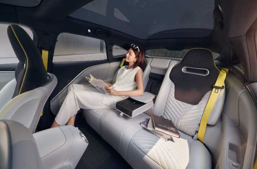 “最华为汽车”迎来四大升级，阿维塔11鸿蒙款智享升级版成为现象级车型