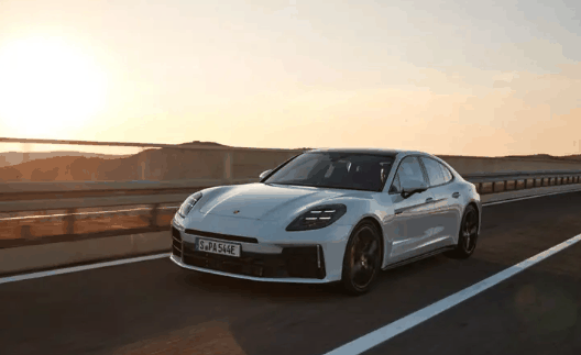 2.9T双涡轮+电机！保时捷全新Panamera E-Hybrid官图发布