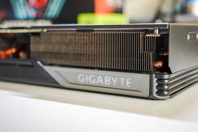 Super超能力加持!技嘉RTX4070Super魔鹰显卡拆解与一键超频图文教程插图12