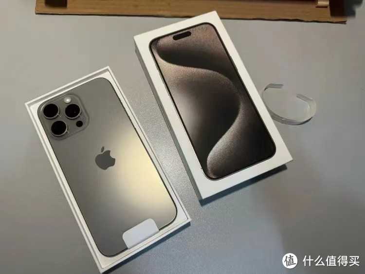 iPhone 15 Pro Max大降1721元：旗舰之最，春节不可错过的完美选择