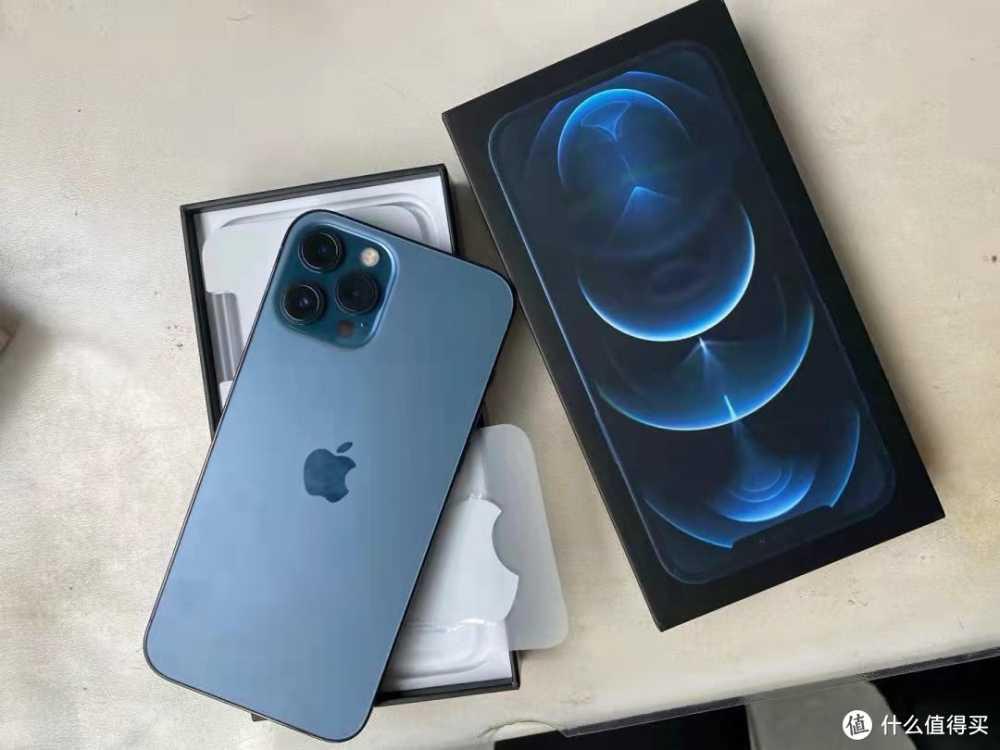 iPhone15Pro Max跌至谷底：降价1300元，库克终于妥协了