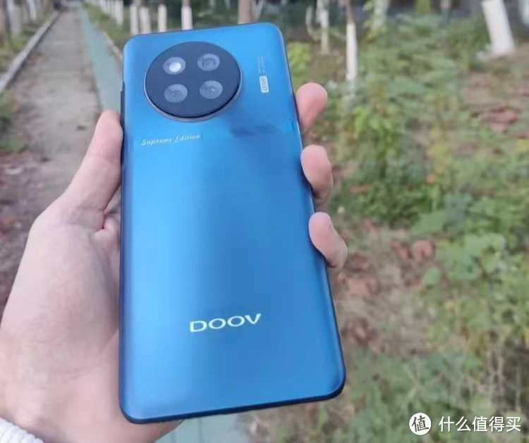 4800mAh+4800万像素+金属中框，512GB版仅949元，售价更亲民