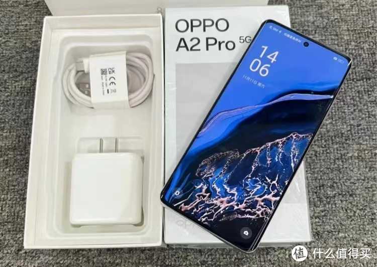 OPPO发力：天玑7050+5000mAh+双曲面屏，跌至1349元