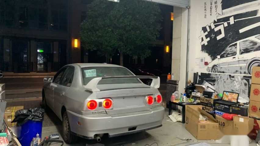 将东南菱帅改成了日产GT-R R32的模样，开上路会不会唬到人？