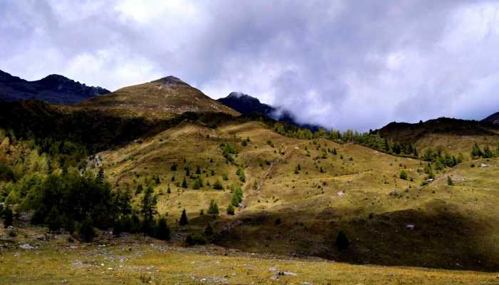 贡嘎山在四川哪个地方？海拔多少米？