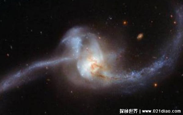 宇宙炼金术：韦伯和哈勃望远镜证实中子星碰撞会产生黄金插图2