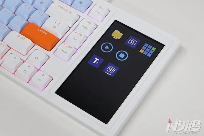 既是键盘也是Stream Deck! 黑爵AKP815触屏机械键盘上手体验测评插图14