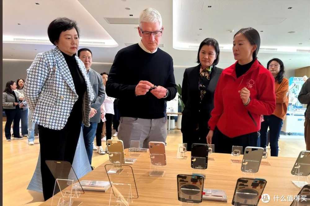 iPhone不好卖，库克跑到中国，见了三位“老朋友”