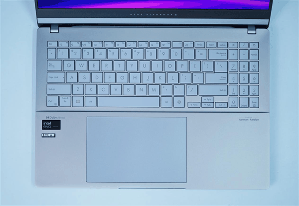 2.8K OLED高刷屏！华硕无畏Pro15 2024高能AI超轻薄本图赏