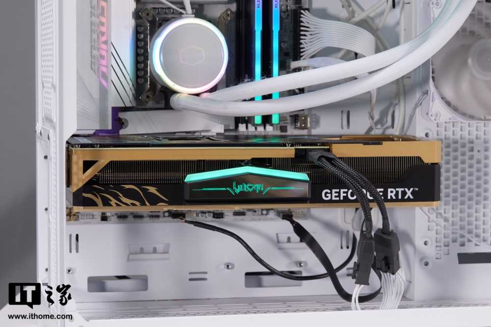 iGame RTX 4070 Ti SUPER 雾山五行联名定制款显卡图赏：玄墨金焰，释放强大烿火之力