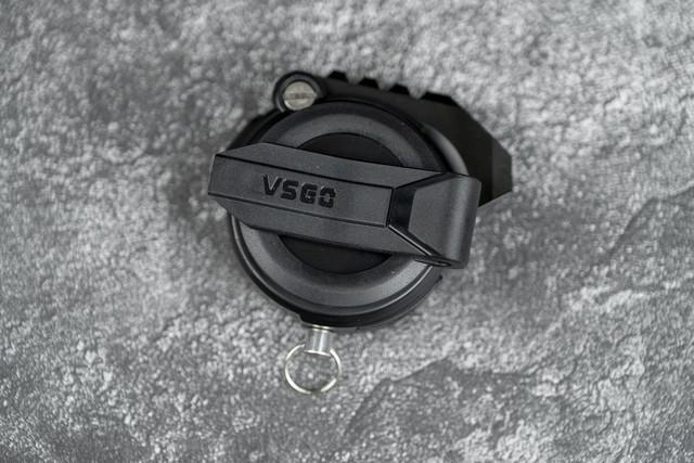 VSGO 黑鹞 EDC 随身灯评测：实用、有趣、小巧的户外工具 