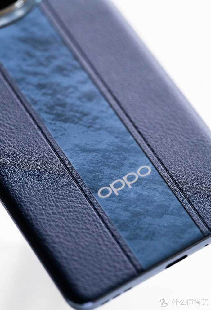 能防高压热水喷溅的千元机(OPPO A3 Pro)，还能轻松砸碎核桃，无需纠结复杂的防水等级差异