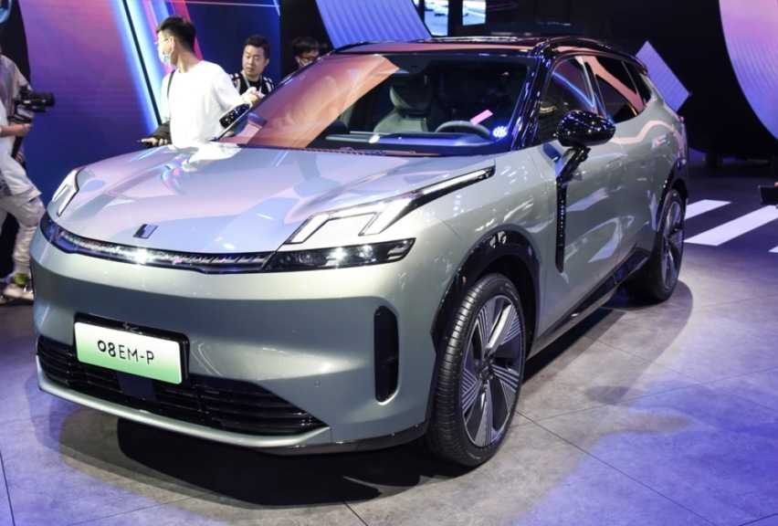 都是实力、品质过硬的SUV！新岚图FREE对比领克08怎么选？