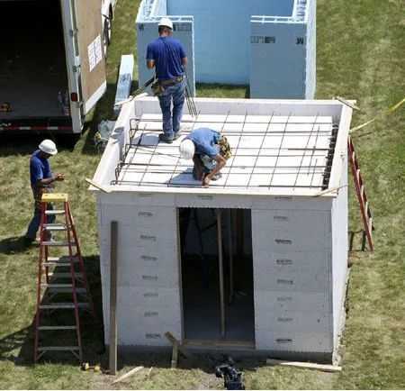 美国人沉迷末日准备：穷人囤物资 中产建安全屋 富豪买地堡