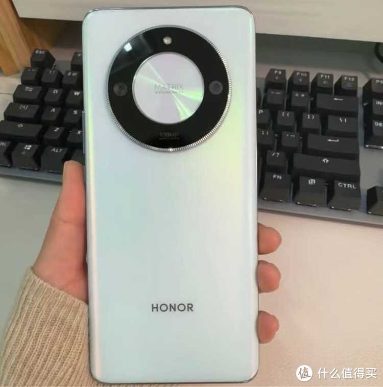 销量突破1000万台，荣耀销量之王，5800mAh+曲面屏