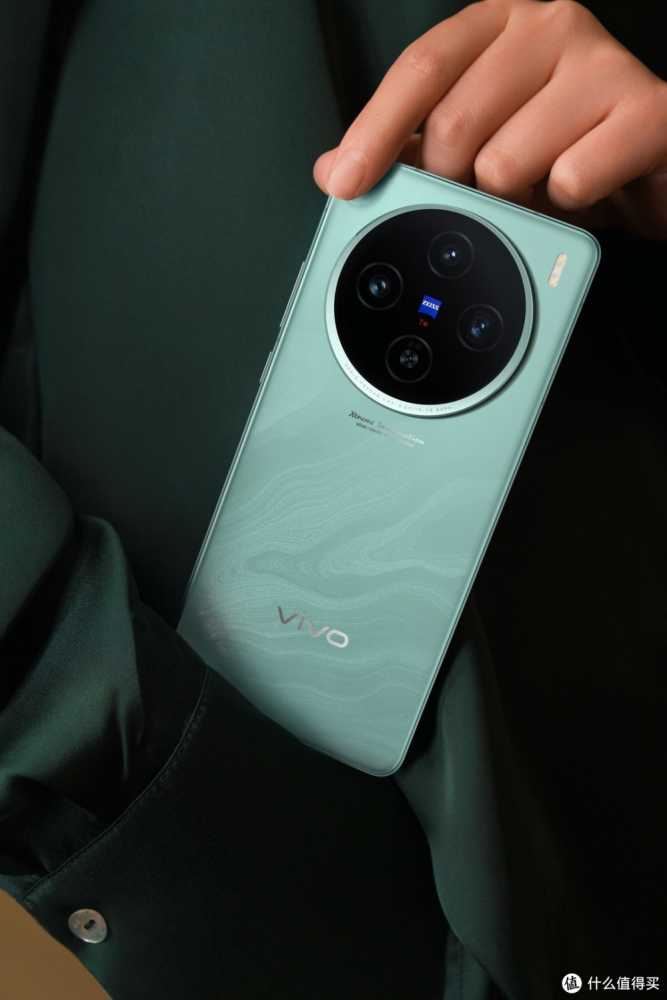 直屏中的“满分旗舰”！vivo X100s实测跑分320万+，影像超专业