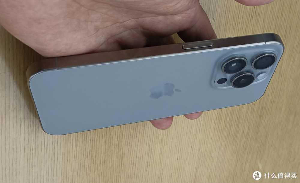 多核心超视网膜的iPhone 15 pro.