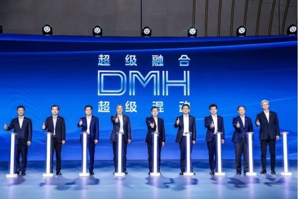 “入门即享长续航大动力” 荣威D5X DMH限时权益价10.98万起