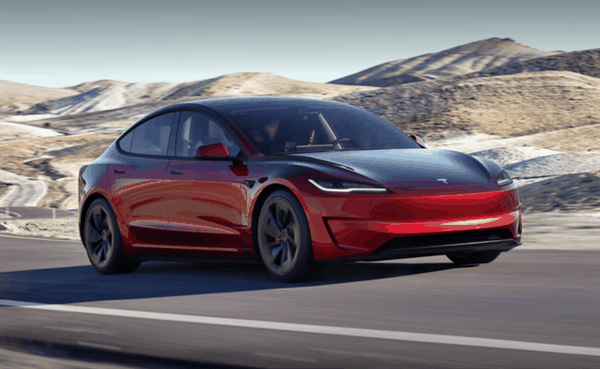 特斯拉新款Model 3高性能版登陆中国，极速驾驶新体验