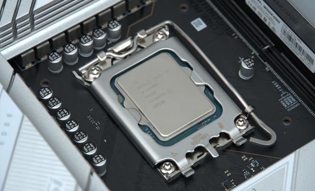 14900K+Z790+RTX4080S游戏性能如何? 高端海景房主机组装教程插图24