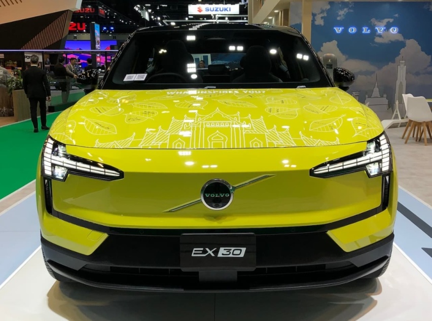 沃尔沃EX30纯电SUV，18%硼钢车架，3.6秒破百