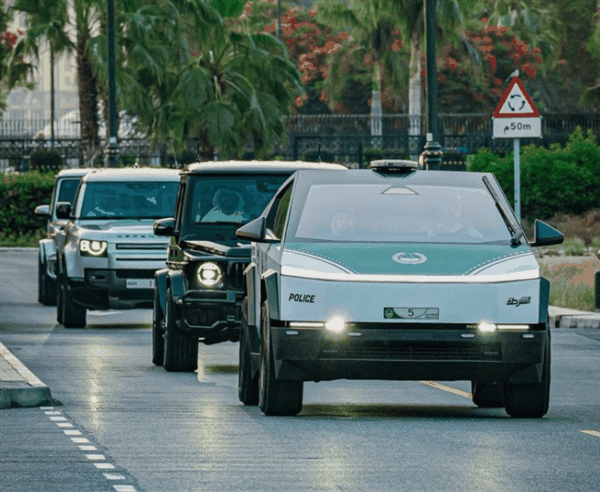 全球首台警用版Cybertruck现身迪拜！将用于日常巡逻