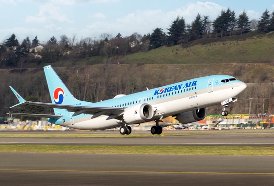 韩国一波音737客机空中骤降6000多米 已至13人受伤送医
