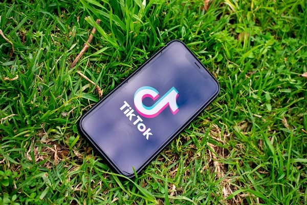 扎克伯格难受了！美国前总统重申支持TikTok：因为需要竞争